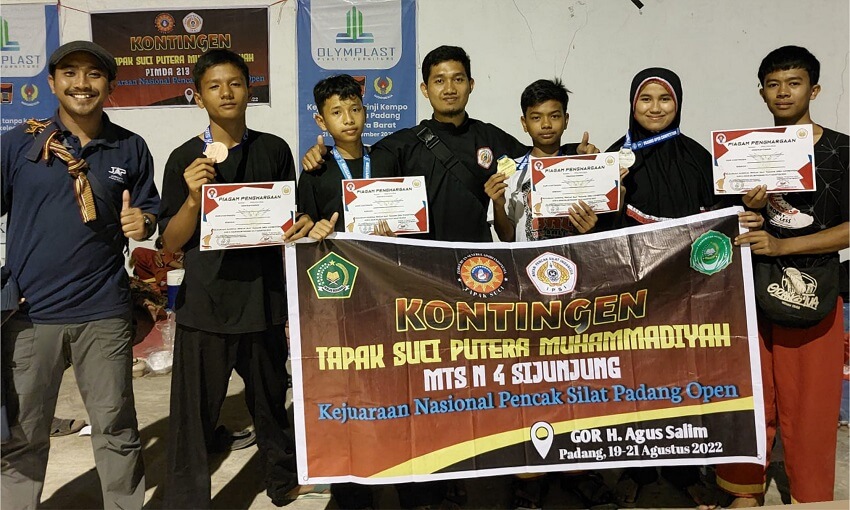 Tapak Suci Sumpur Kudus Raih Medali Emas - AnakPanah.id